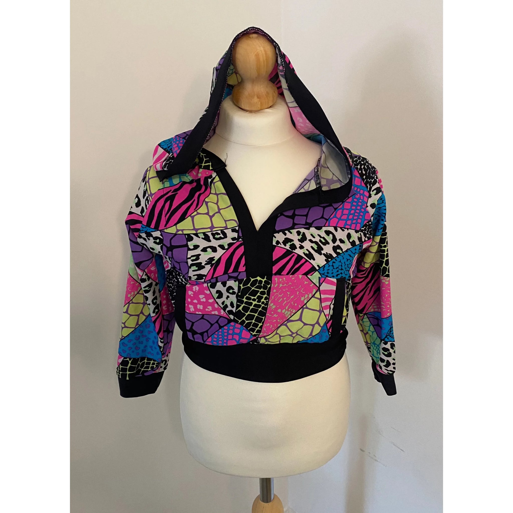 PRE-LOVED Bright Patterned Crop Street Dance Hoodie - approx age 7-8